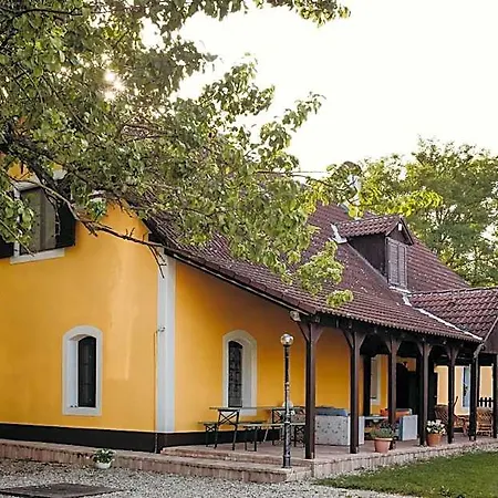 Tusculanum Udvarhaz * Mindszentkálla
