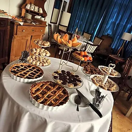 Tusculanum Udvarhaz Couette-café *